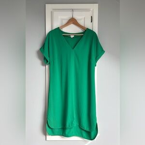 Chic Green V-Neck Dress